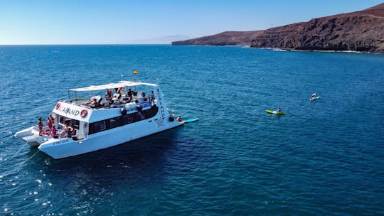 Excursión de medio día en catamarán Blue Escape en Fuerteventura