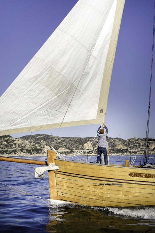 Tour in barca a vela tra le Calanques di Marsiglia con cena a bordo