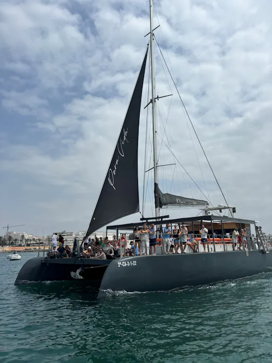 Nautische tour door Cádiz met bezoek aan de vismarkt en catamaranzeilen