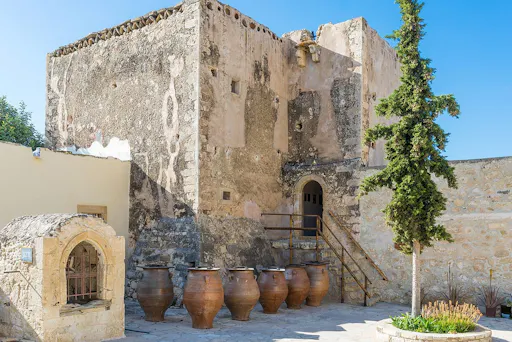 VIP tour of ancient palaces, Minoan wine routes and Matala Beach