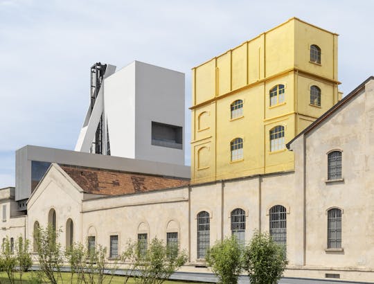 Entrada a la Fondazione Prada Milán