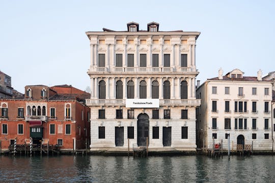 Entrada a la Fondazione Prada Venecia