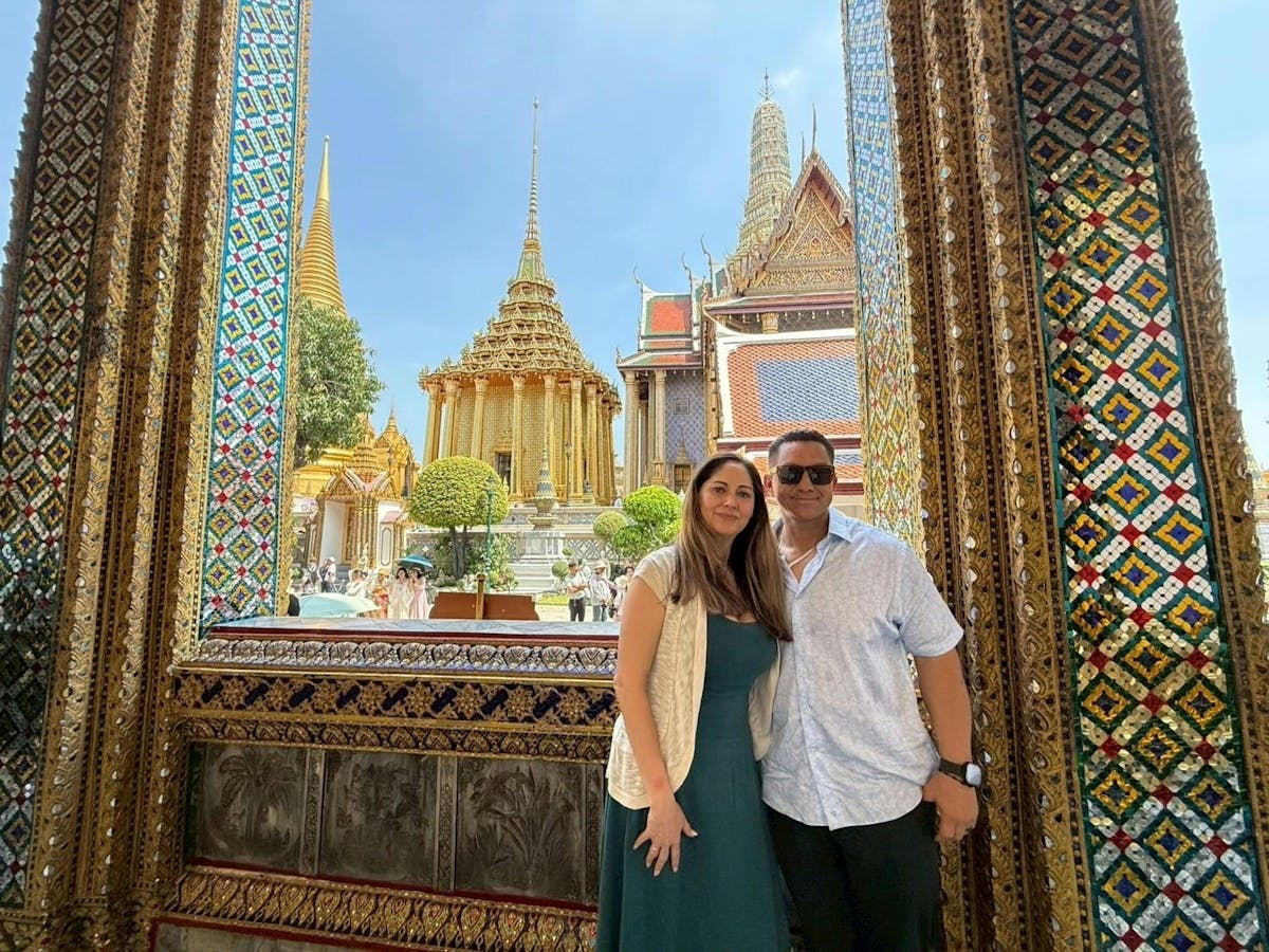 Privétour langs het Grand Palace en de tempels van Bangkok in een luxe auto