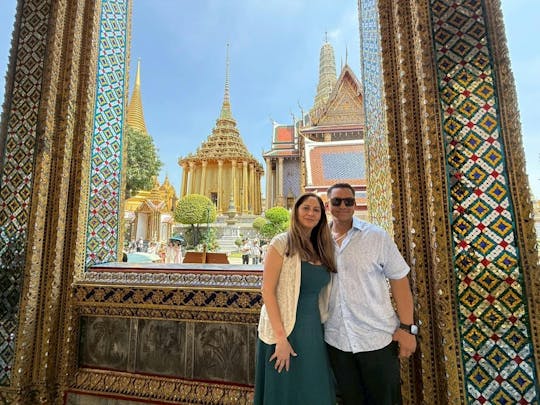 Private Tour durch den Grand Palace und die Tempel von Bangkok in einem Luxusfahrzeug