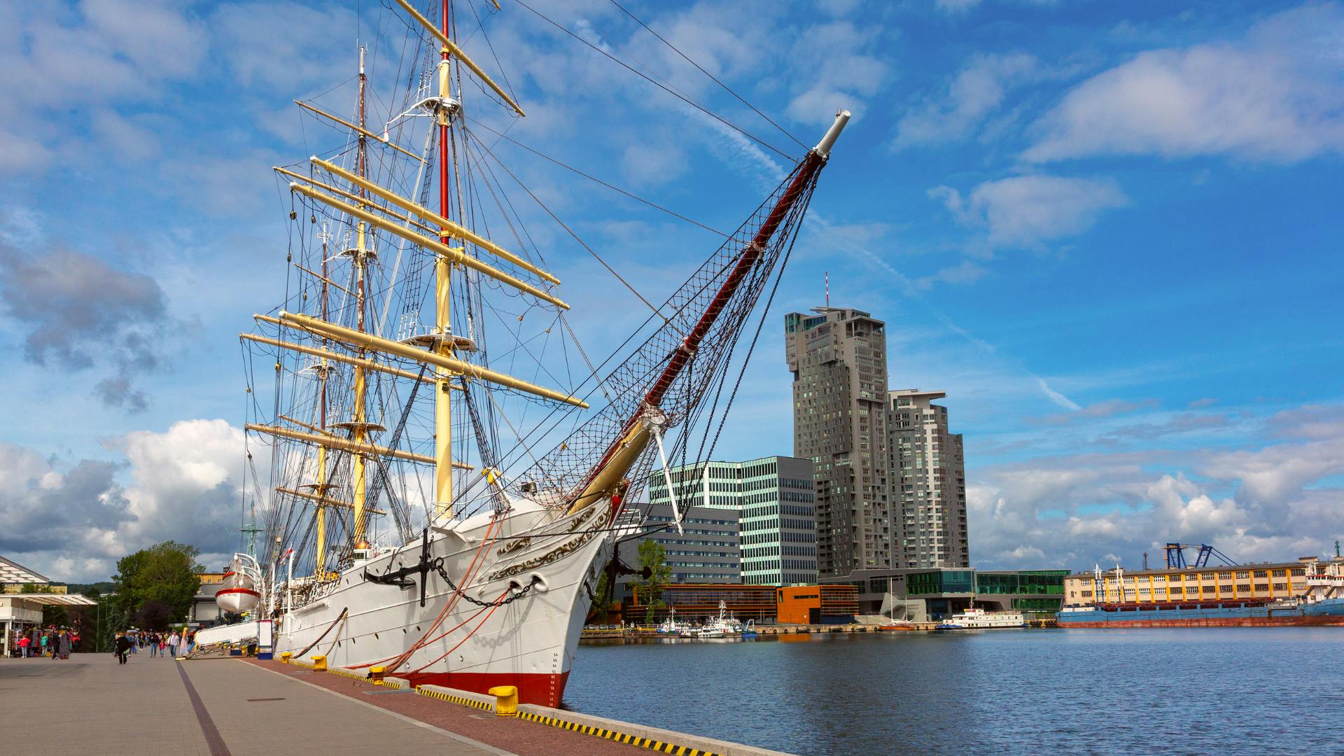 Private Gdynia top highlights walking tour with waterfront exploration