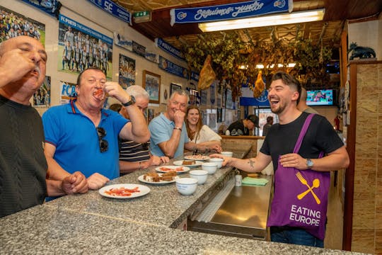 Evening dining tour in Porto with food and drinks