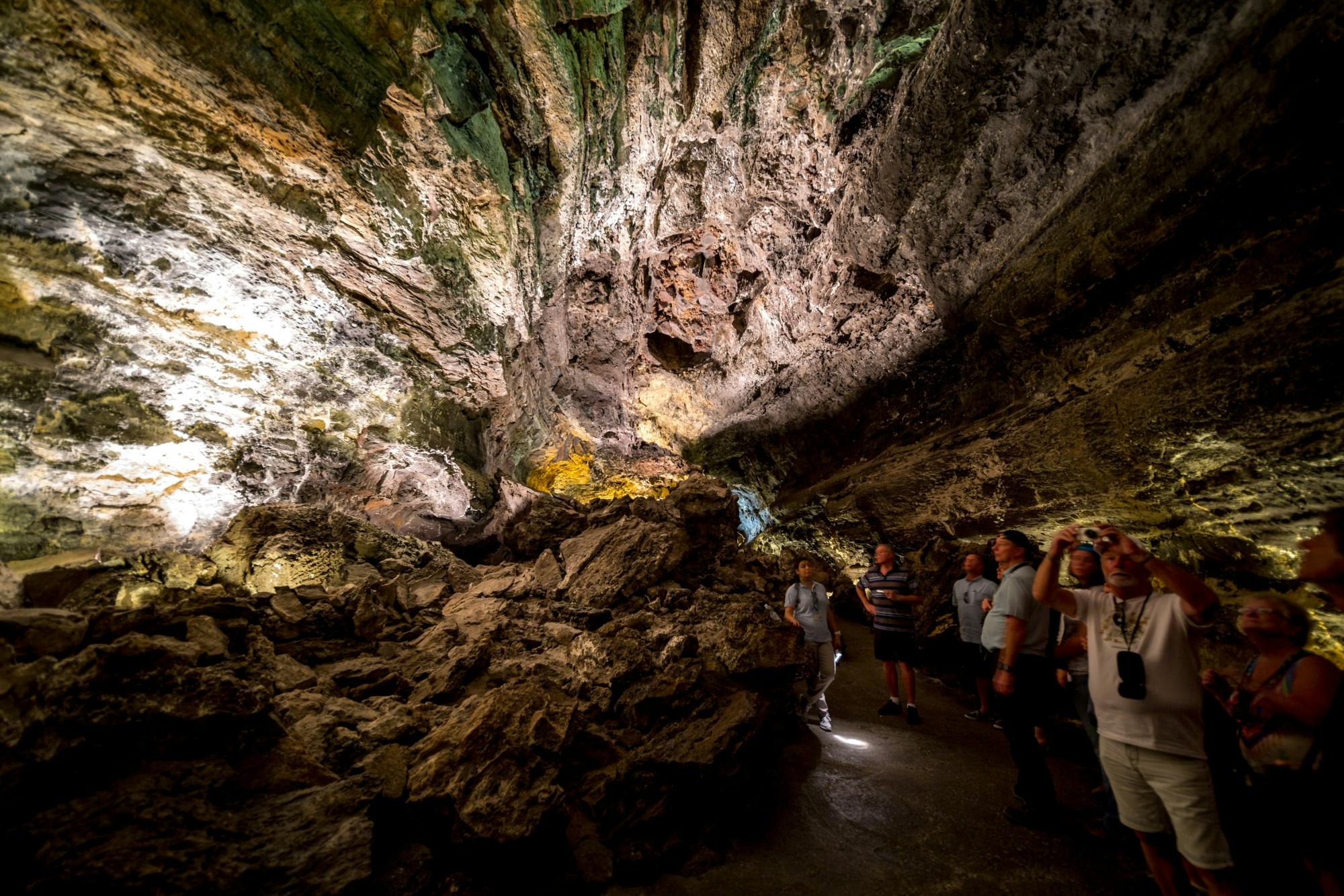 Northern Lanzarote tour with Green Caves and Jameos del Agua