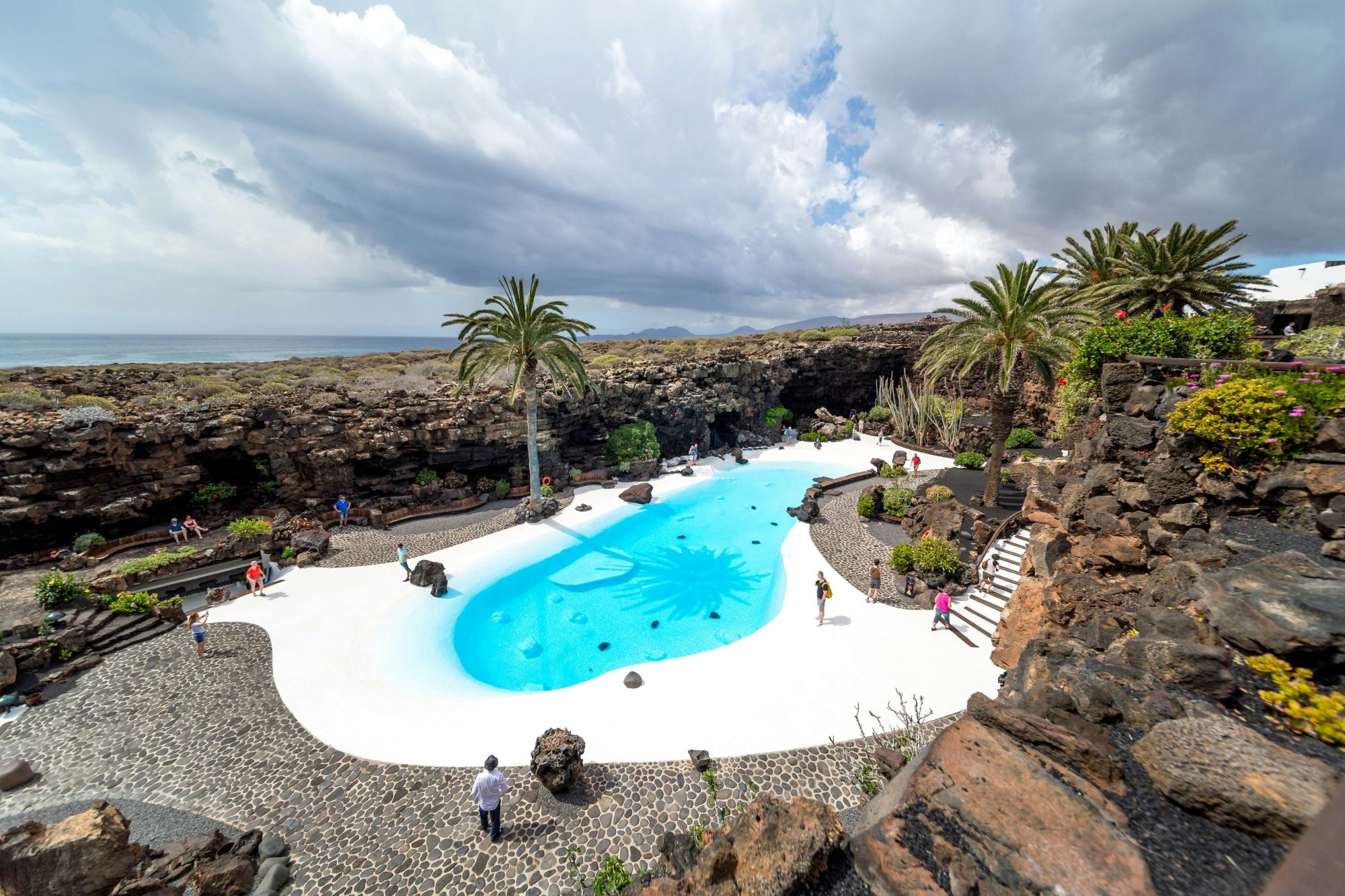 Northern Lanzarote tour with Green Caves and Jameos del Agua