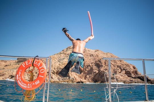 Los Cabos sailing and snorkel tour with glass factory visit