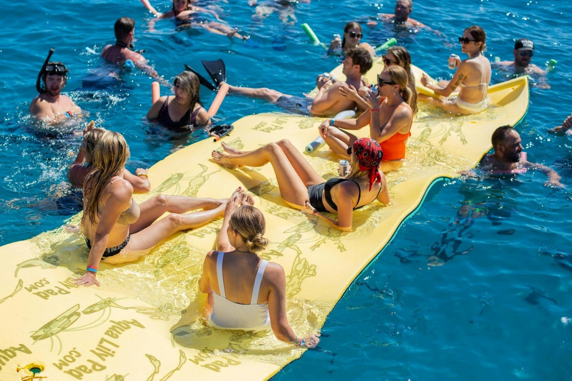 Los Cabos sailing and snorkel tour with glass factory visit