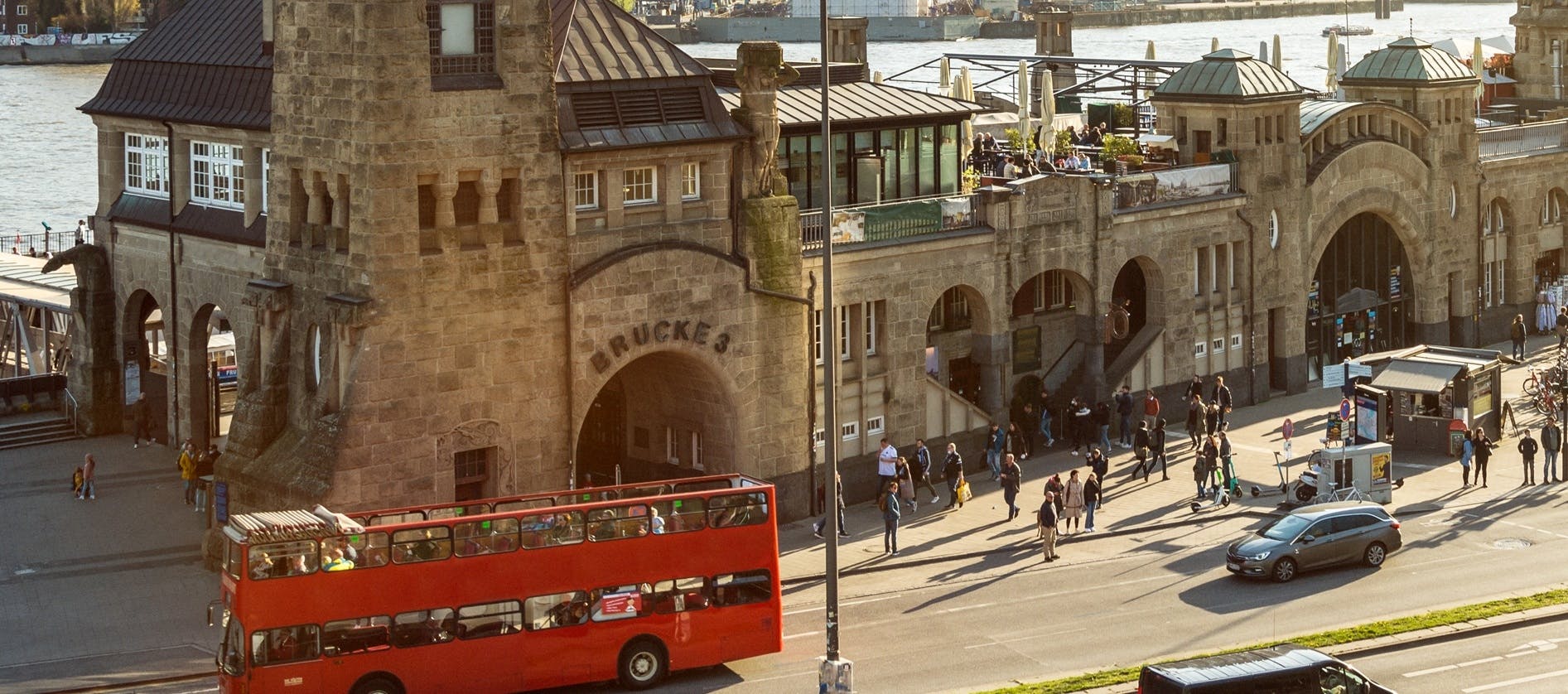 Hamburg sightseeing bus tour line C