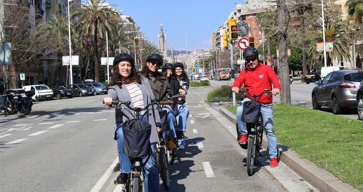 Het beste vanaf Barcelona wandel-, e-bike- en zeilervaring