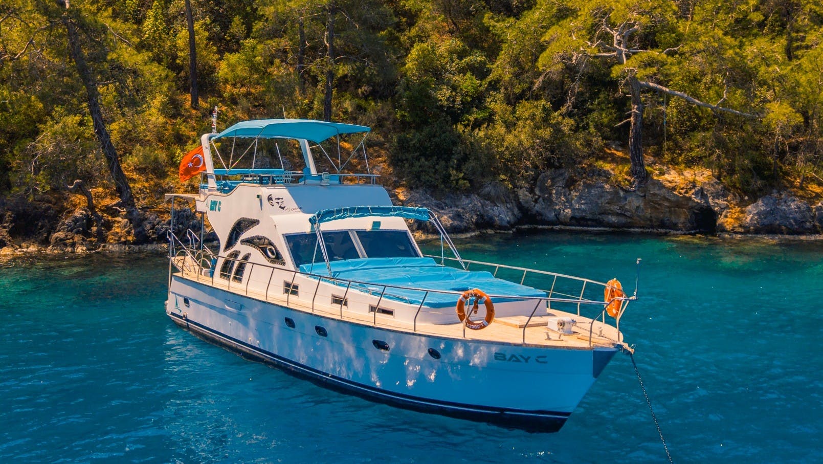 Excursion en bateau privé dans les baies de Fethiye avec repas le midi