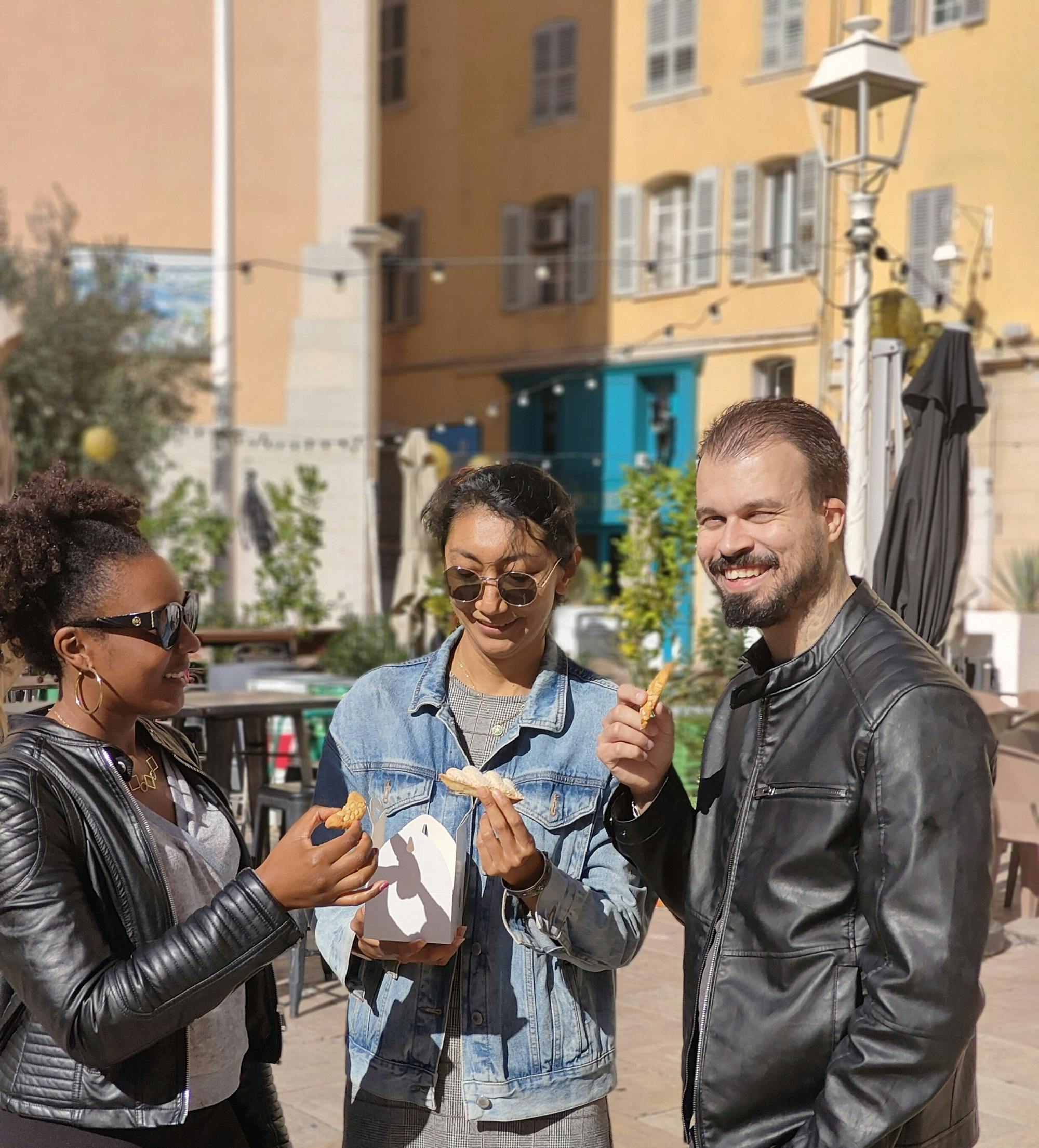 Toulon food walking tour with local flavours and culinary history