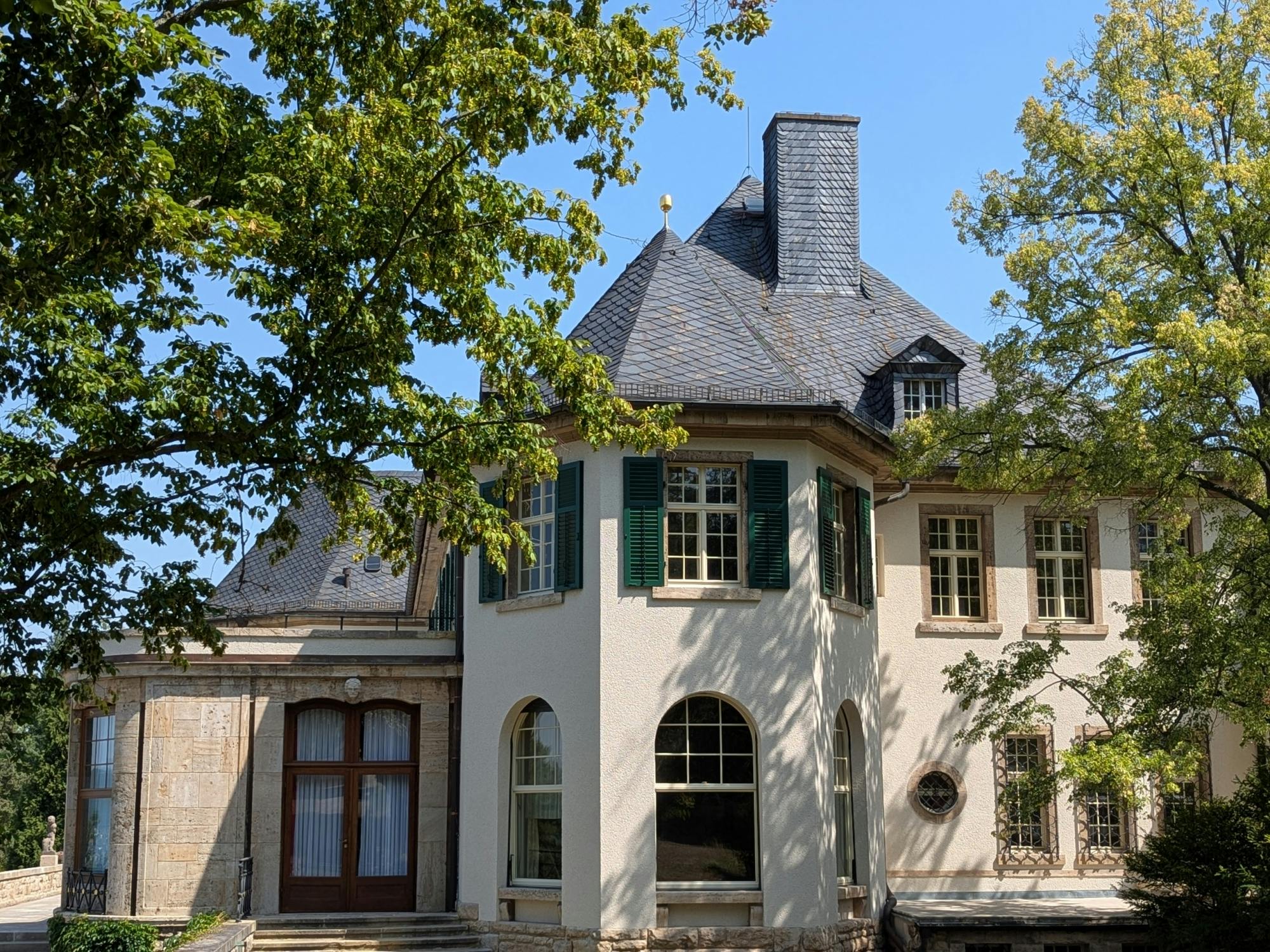 Guided tour of historic Villa Bergfried in Saalfeld