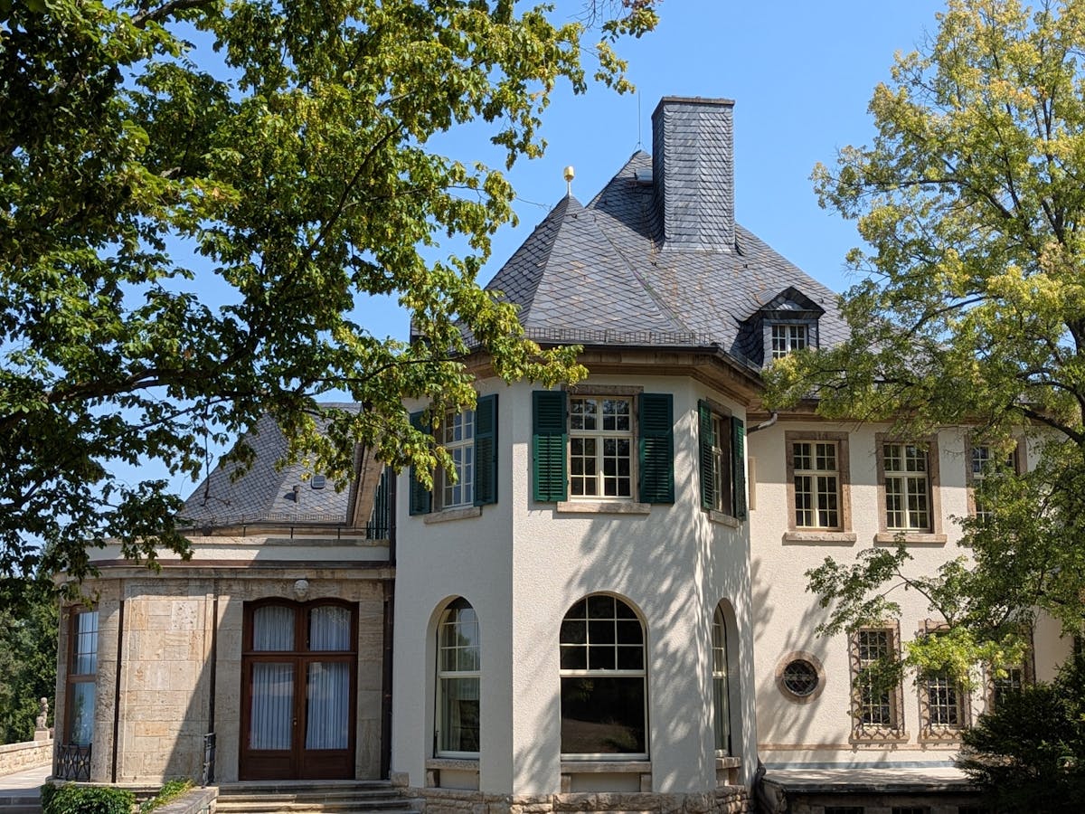 Rondleiding door de historische Villa Bergfried in Saalfeld