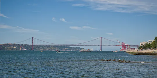 Experiência privada de navegação pelo Vinho Verde, em Lisboa