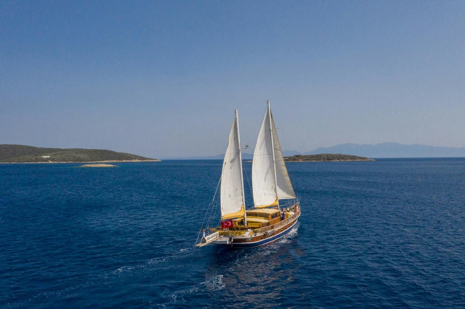 Boat tour from Bodrum with open buffet and swimming