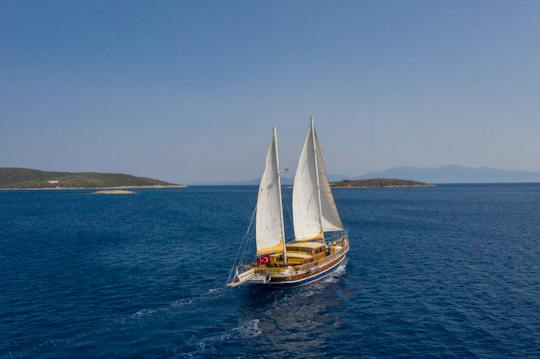 Boat tour from Bodrum with open buffet and swimming