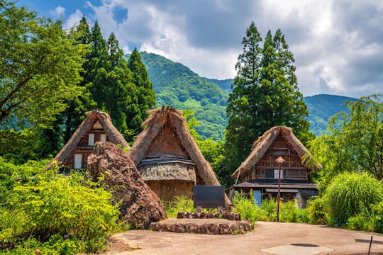 Shirakawago and Kanazawa guided day tour from Kyoto