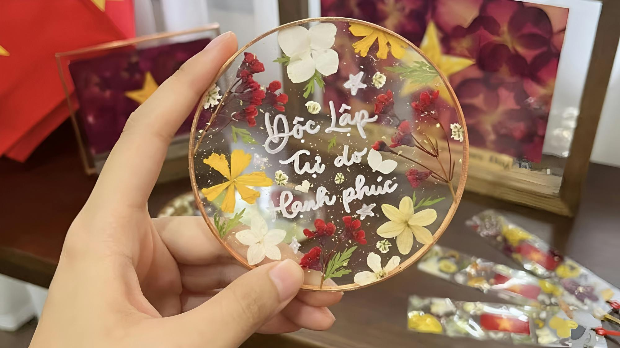 Taller de arte con flores secas de 1 hora de duración en Ciudad Ho Chi Minh