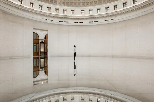 Eintrittskarte für die „Bourse de Commerce Pinault Collection“ mit Tourguide und eSIM