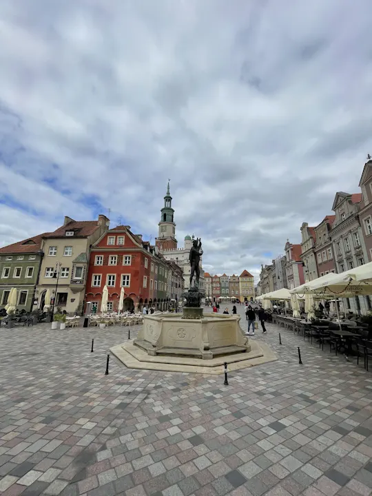 Jogo de exploração auto-guiada em Poznań