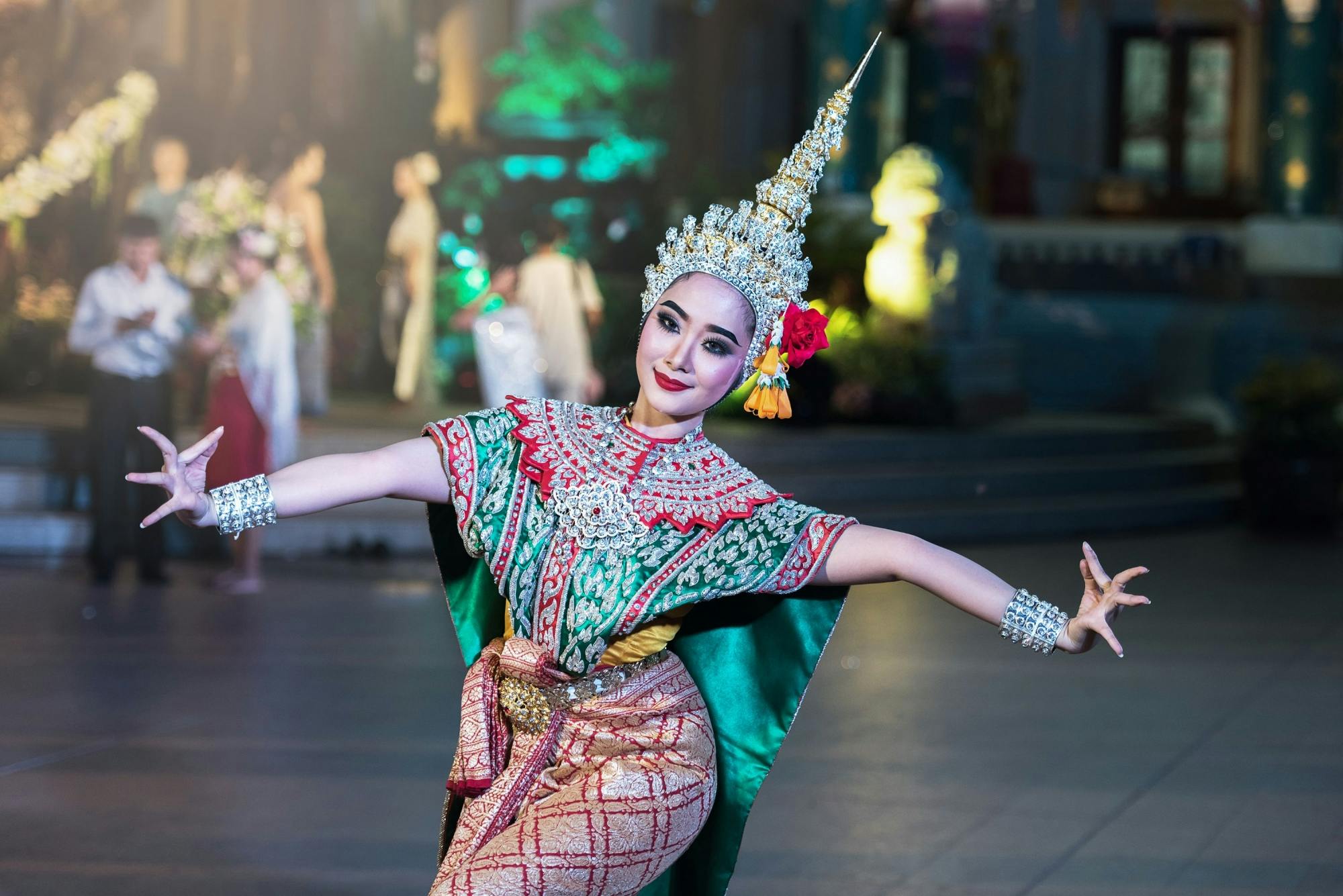 Jantar e espetáculo de dança tradicional tailandesa em Banguecoque