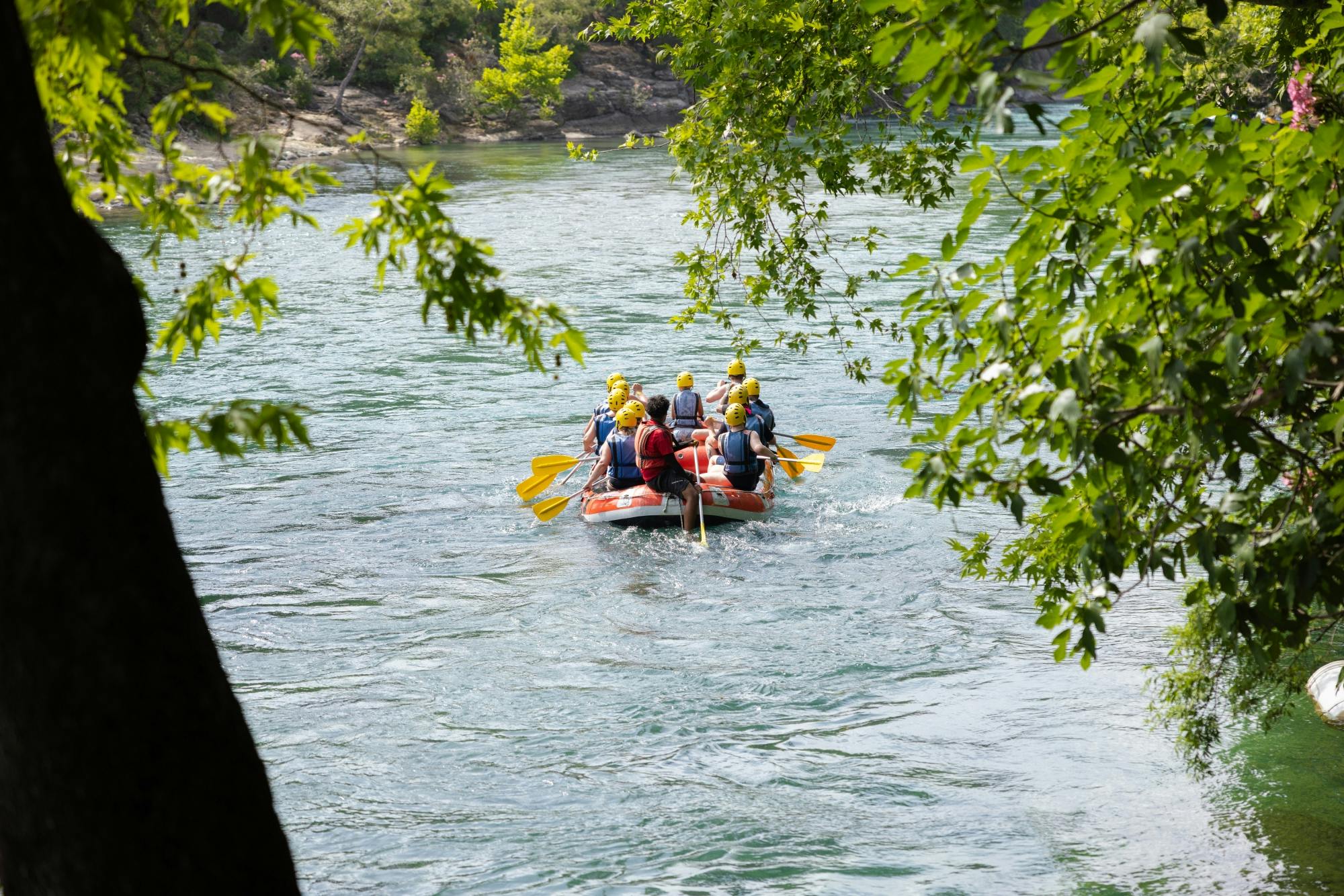 2-tägige Pacuare Wildwasser-Rafting Mehrtagestour