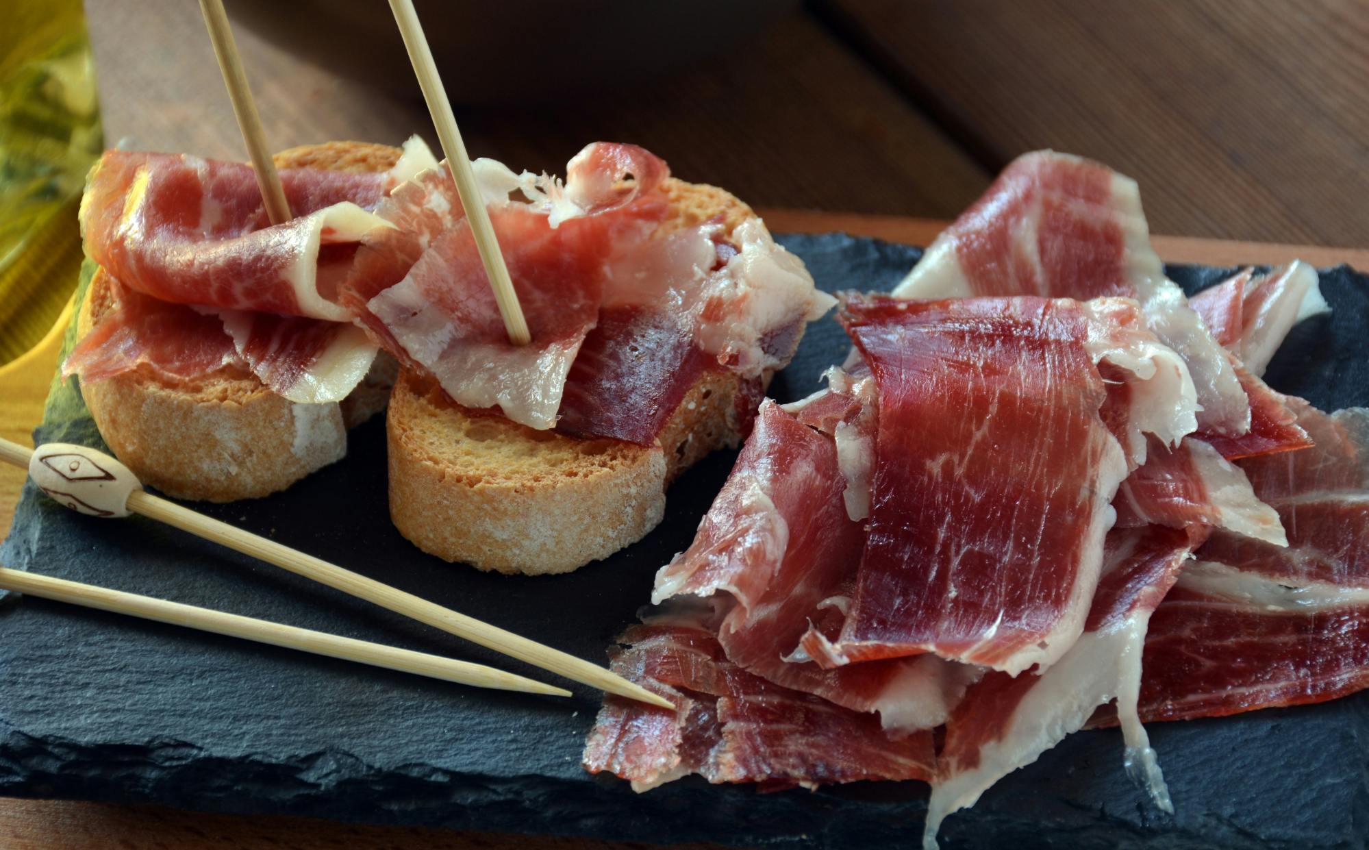 Tour gastronómico matinal com visita ao mercado local de Girona
