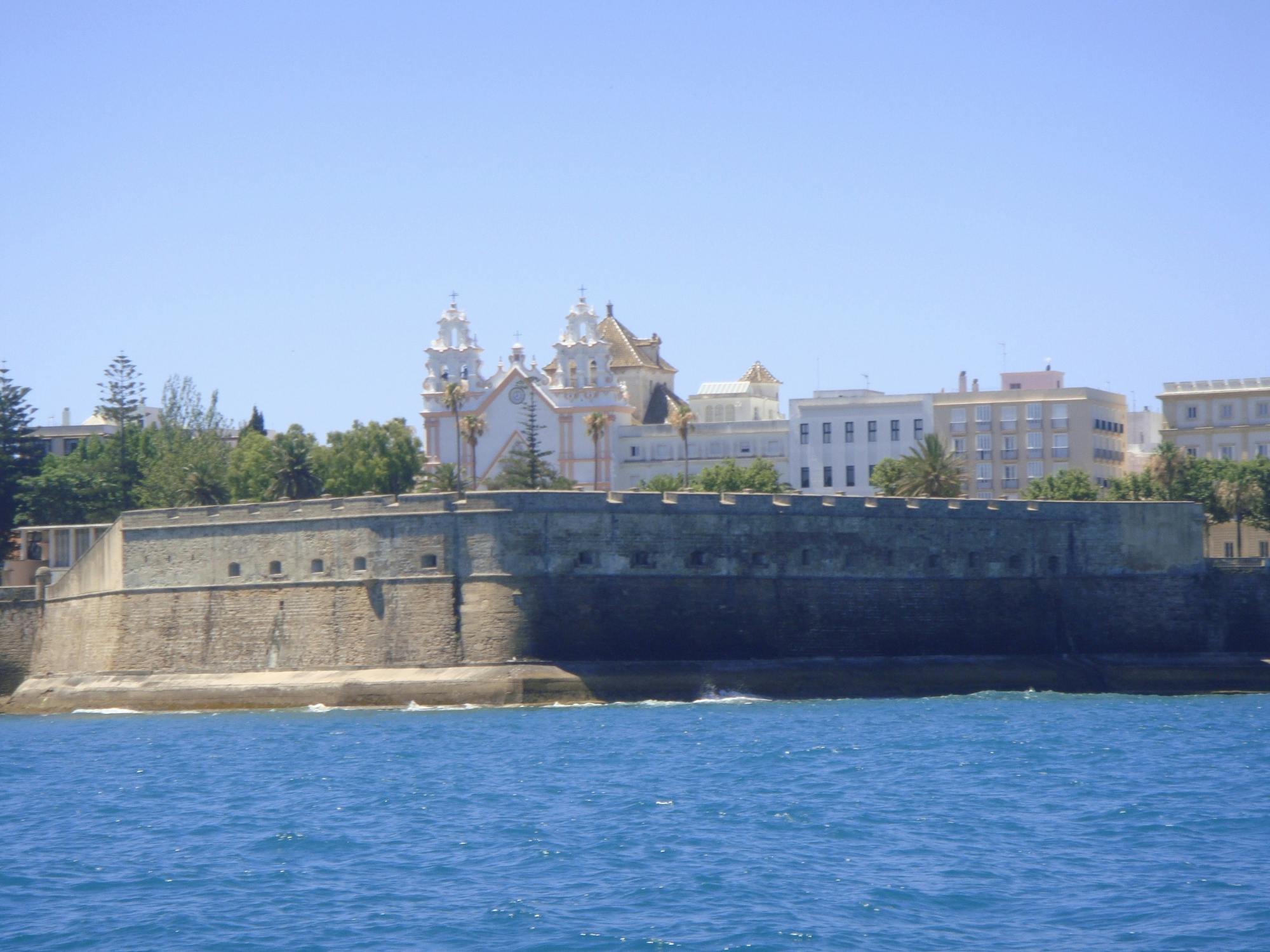 Cadiz solar eclipse guided tour and catamaran cruise