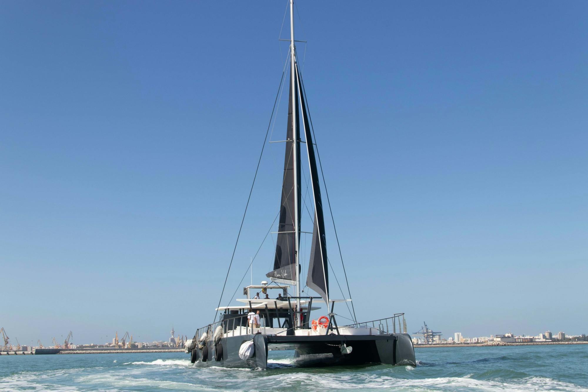 Cadiz solar eclipse guided tour and catamaran cruise