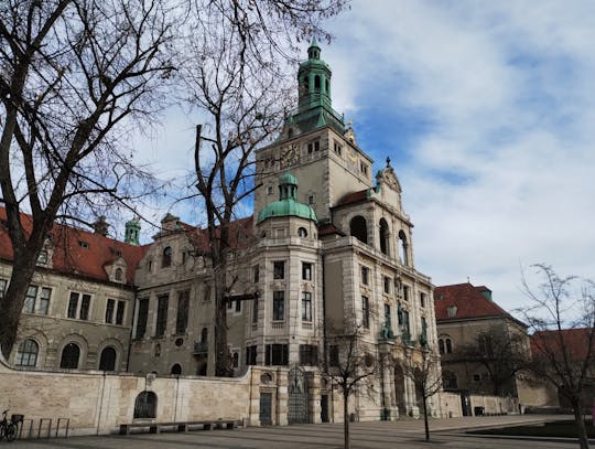 Wycieczka z przewodnikiem po Bawarskim Muzeum Narodowym z ekspertem