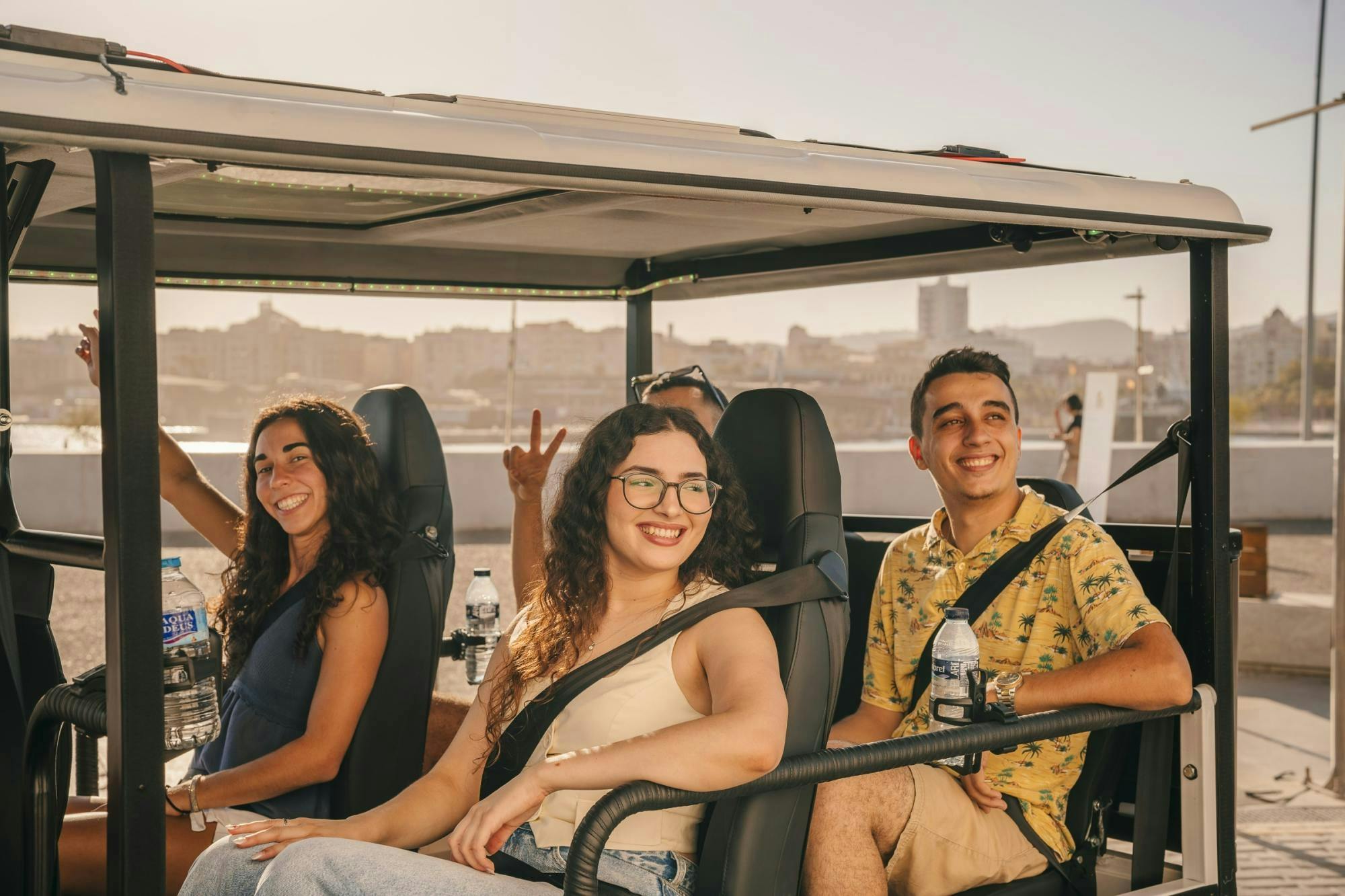 Passeio de tuk-tuk em Málaga com degustação de cozinha local