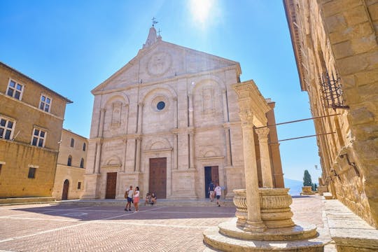 Wycieczka do Montepulciano i Pienza z degustacją serów i win z Rzymu