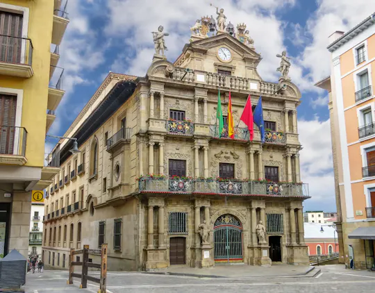 English walking tour in Pamplona