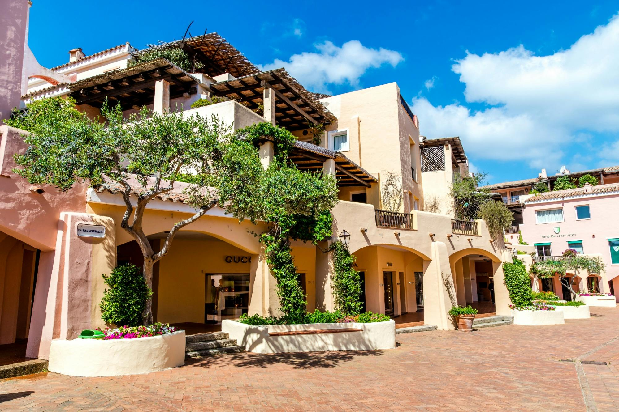 Guided tour of Costa Smeralda and San Pantaleo from Baia Sardinia