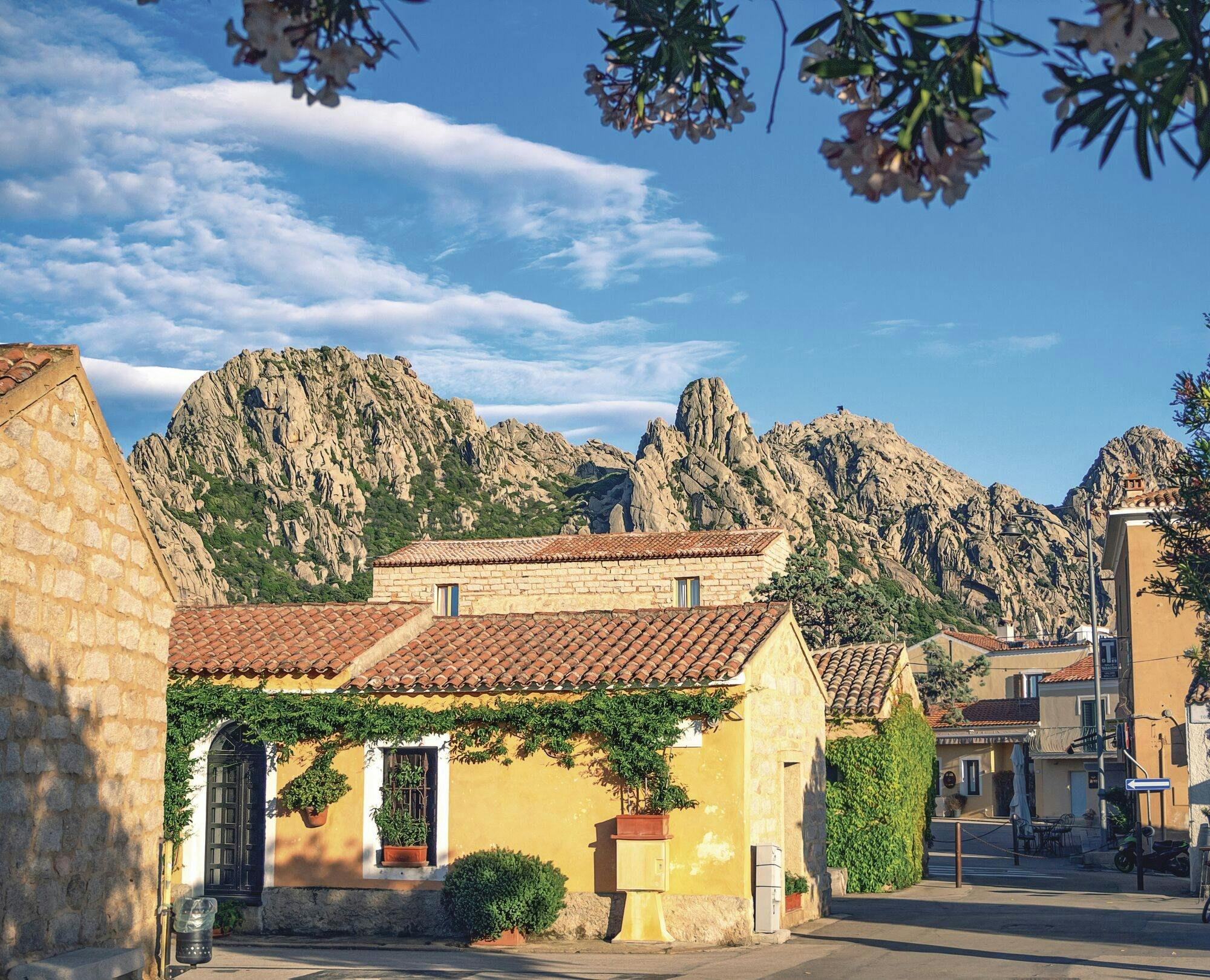 Guided tour of Costa Smeralda and San Pantaleo from Baia Sardinia