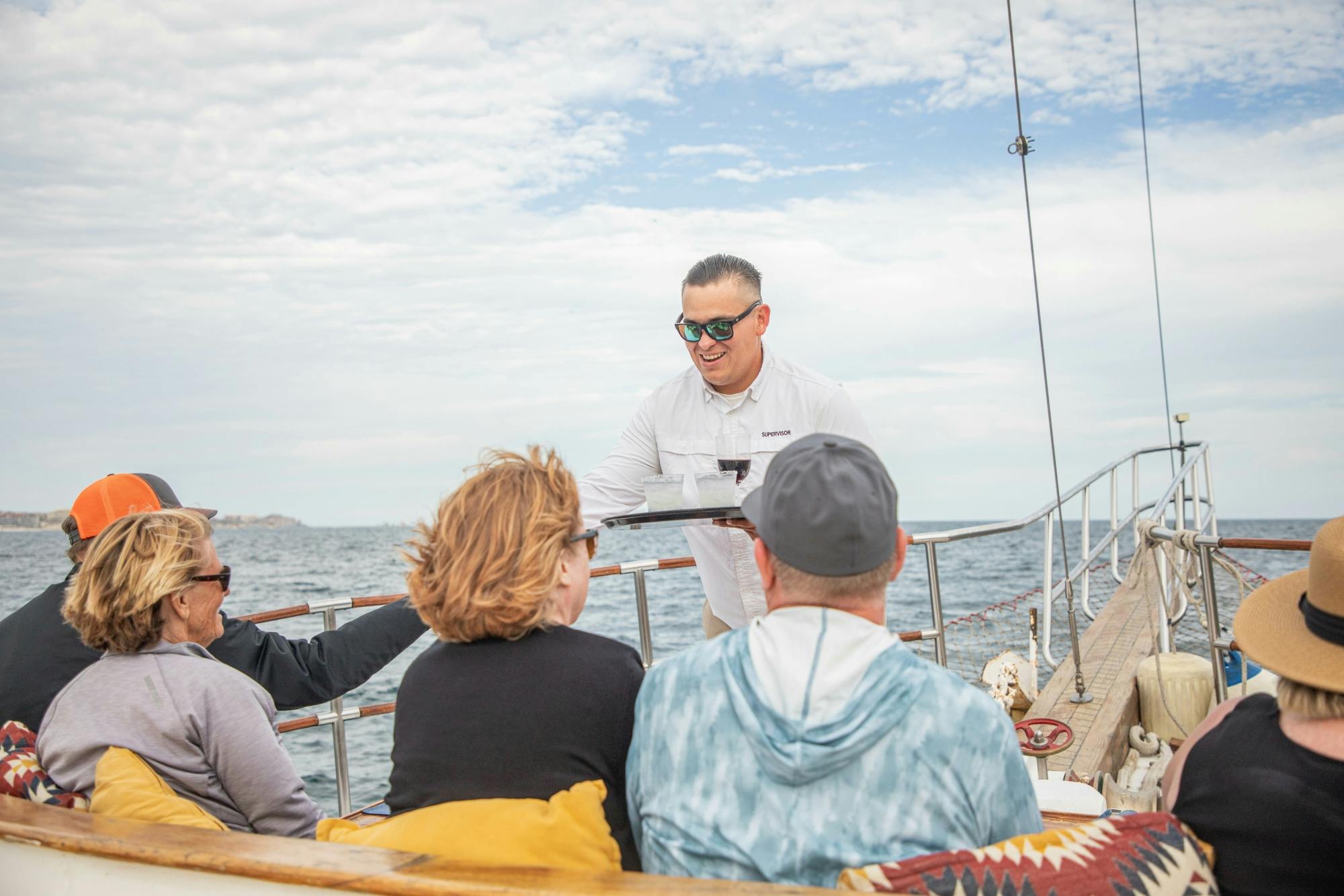 Los Cabos Sunset Cruise "TU ENAMORADO" with Dinner and Drinks