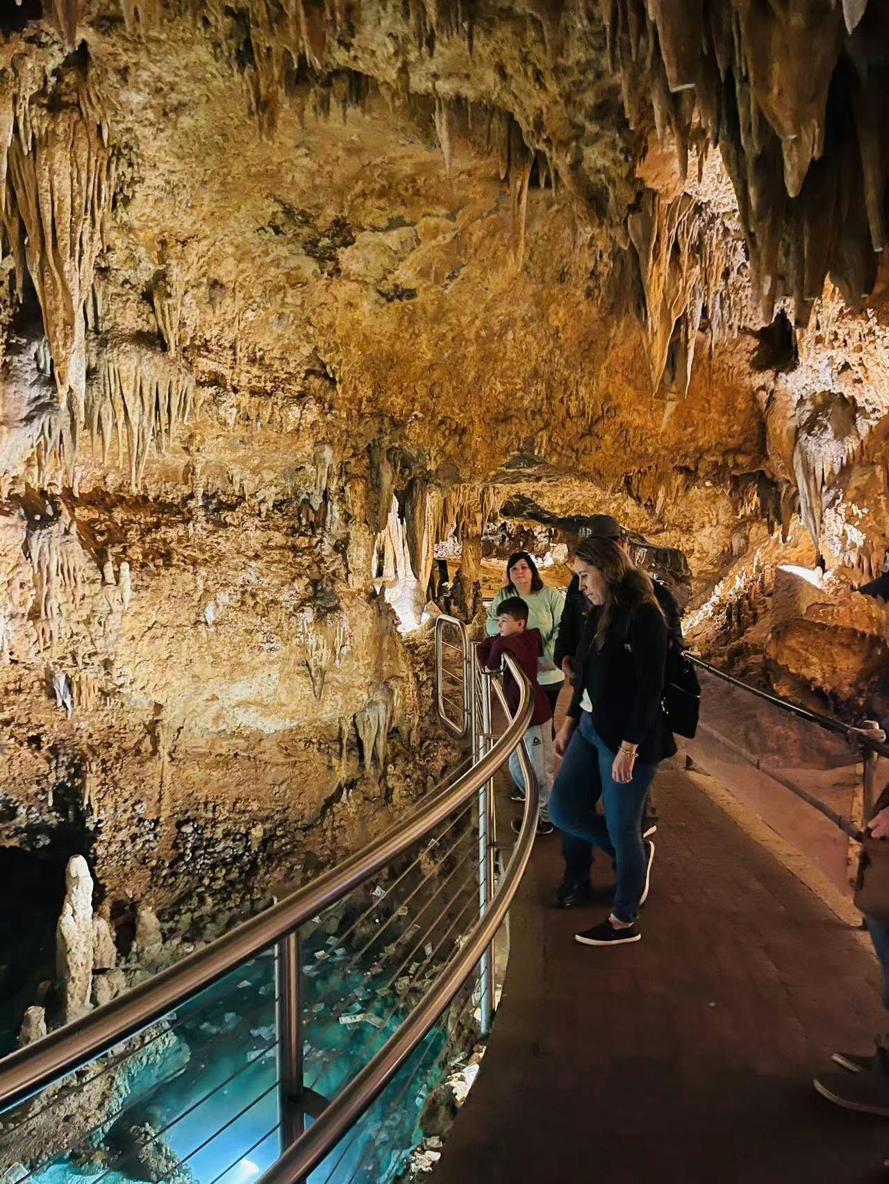 Virginia Luray Caverns and Shenandoah Skyline Drive from Washington DC