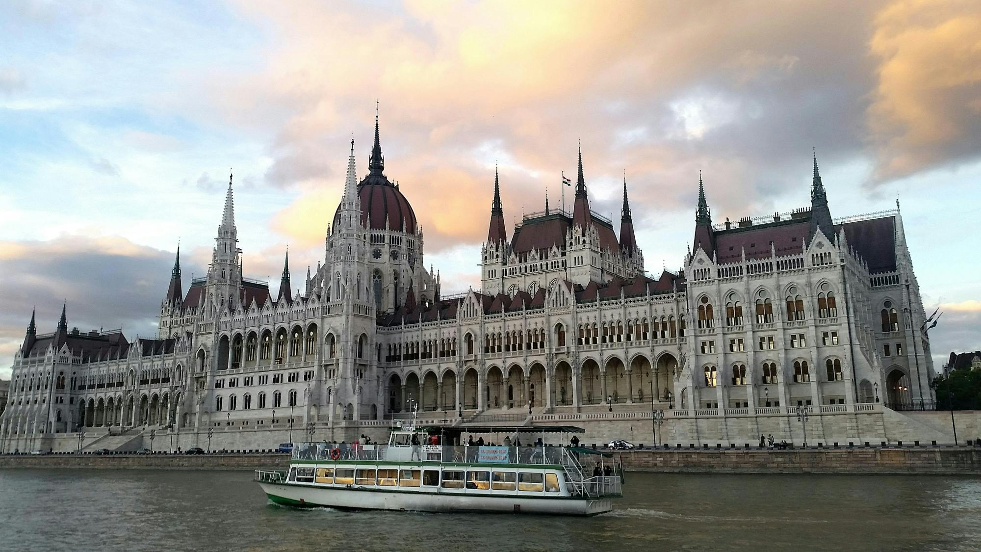 Vienna Danube Canal sightseeing cruise with audio guide and eSIM