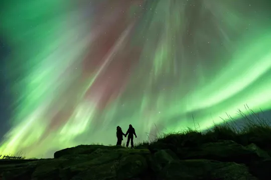 Excursión privada para ver la aurora boreal en furgoneta