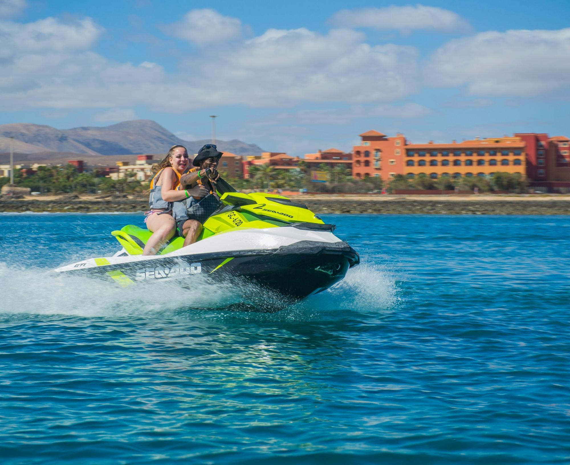 Alquiler de motos acuáticas en el puerto de Caleta de Fuste