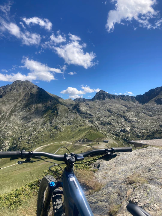 Guided E-Bike Grau Roig route on Sundays