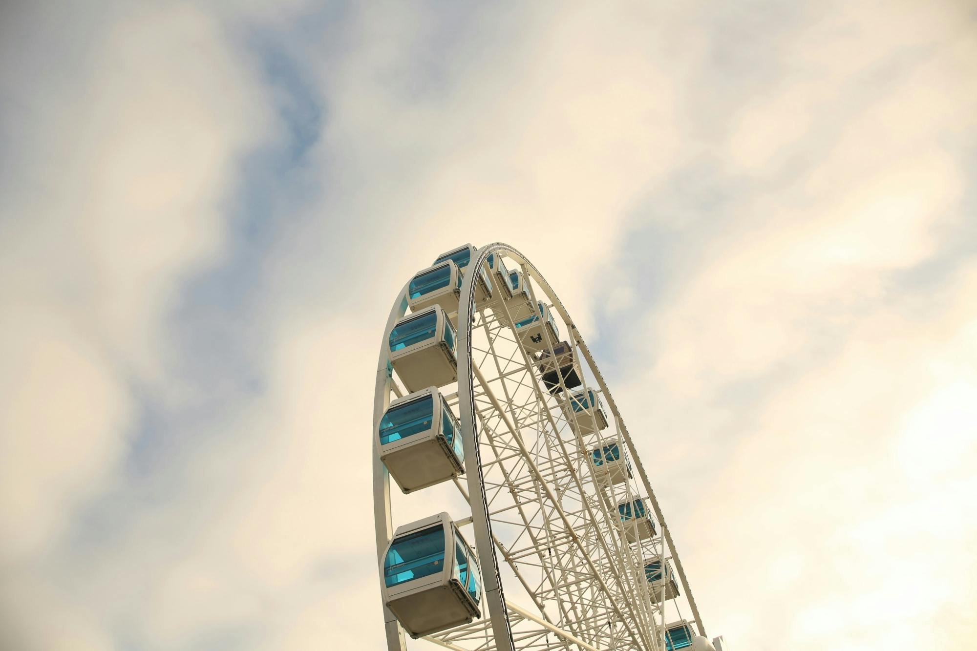 Toegangskaartje voor het SkyWheel Helsinki met een eSIM van 1 GB