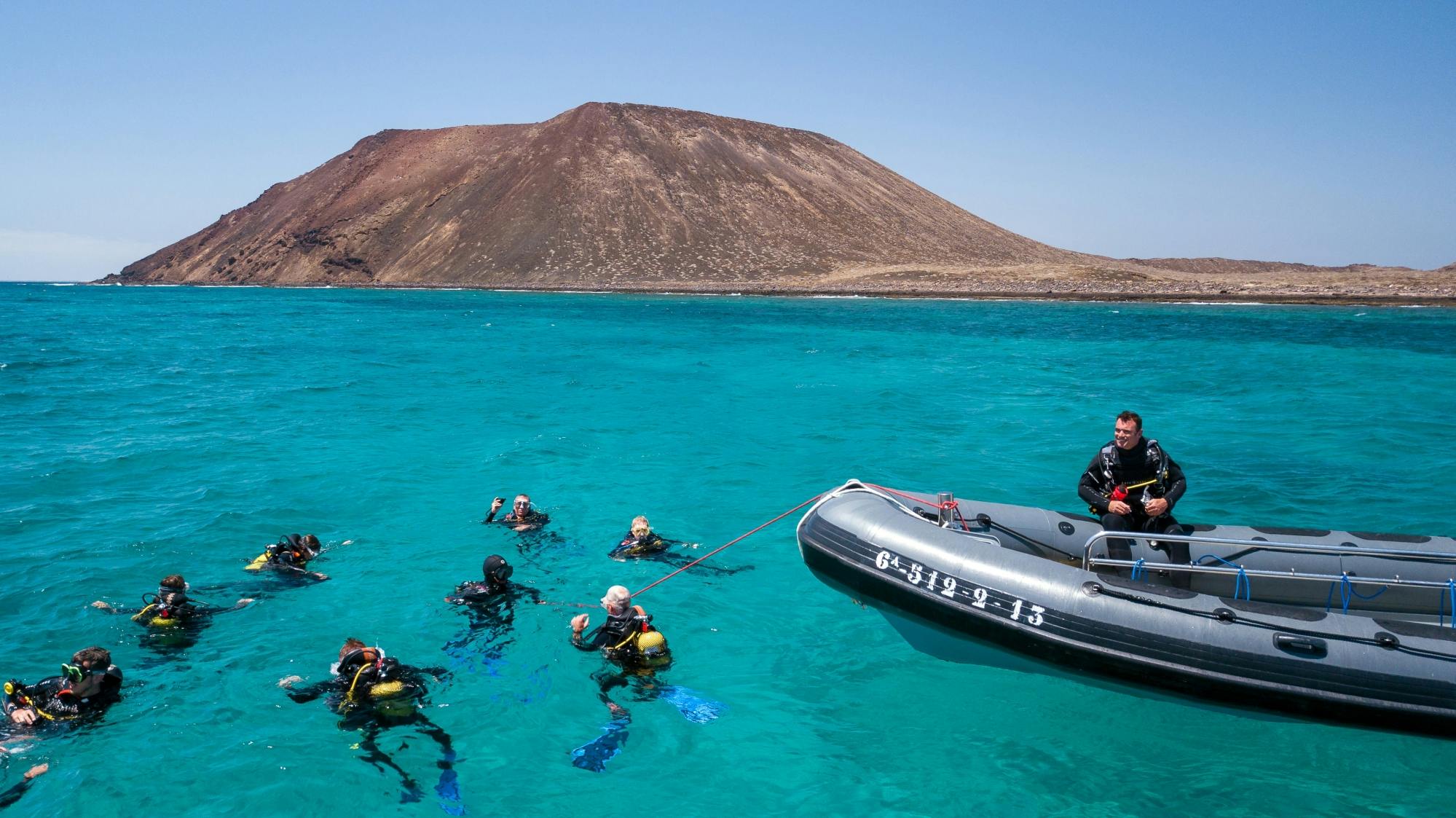 Double Scuba Diving Experience in Pool & Sea for Beginners in Corralejo