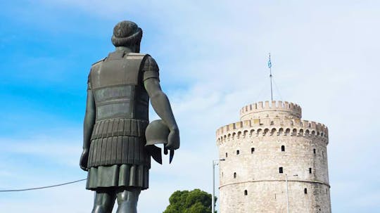 Thessaloniki family treasure hunt and tour with food stop