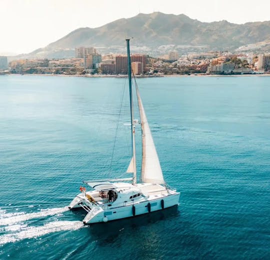 Crucero en catamarán por la Costa del Sol desde Puerto Marina Benalmádena