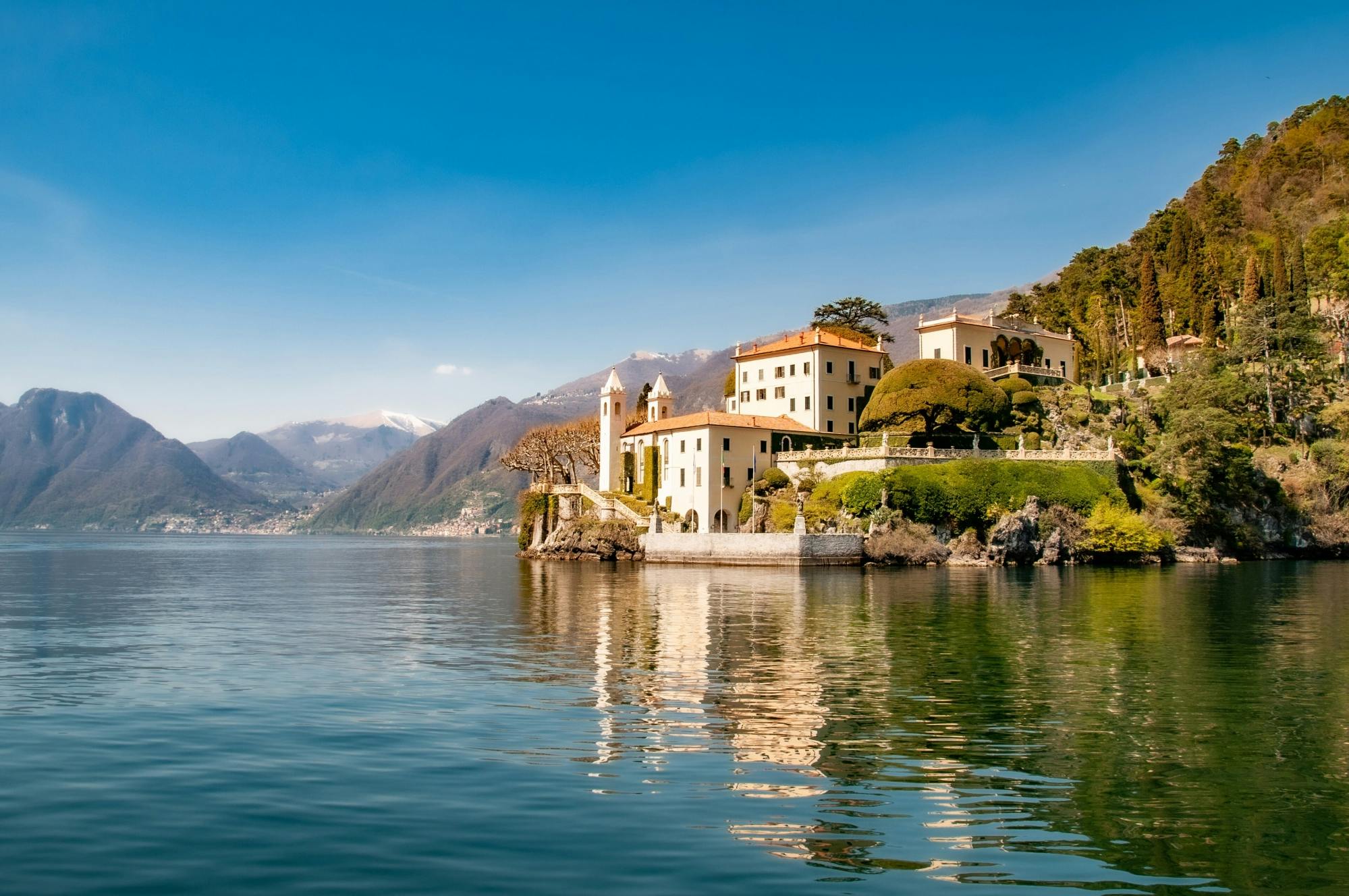 Half-day shared boat tour from Como town to Bellagio