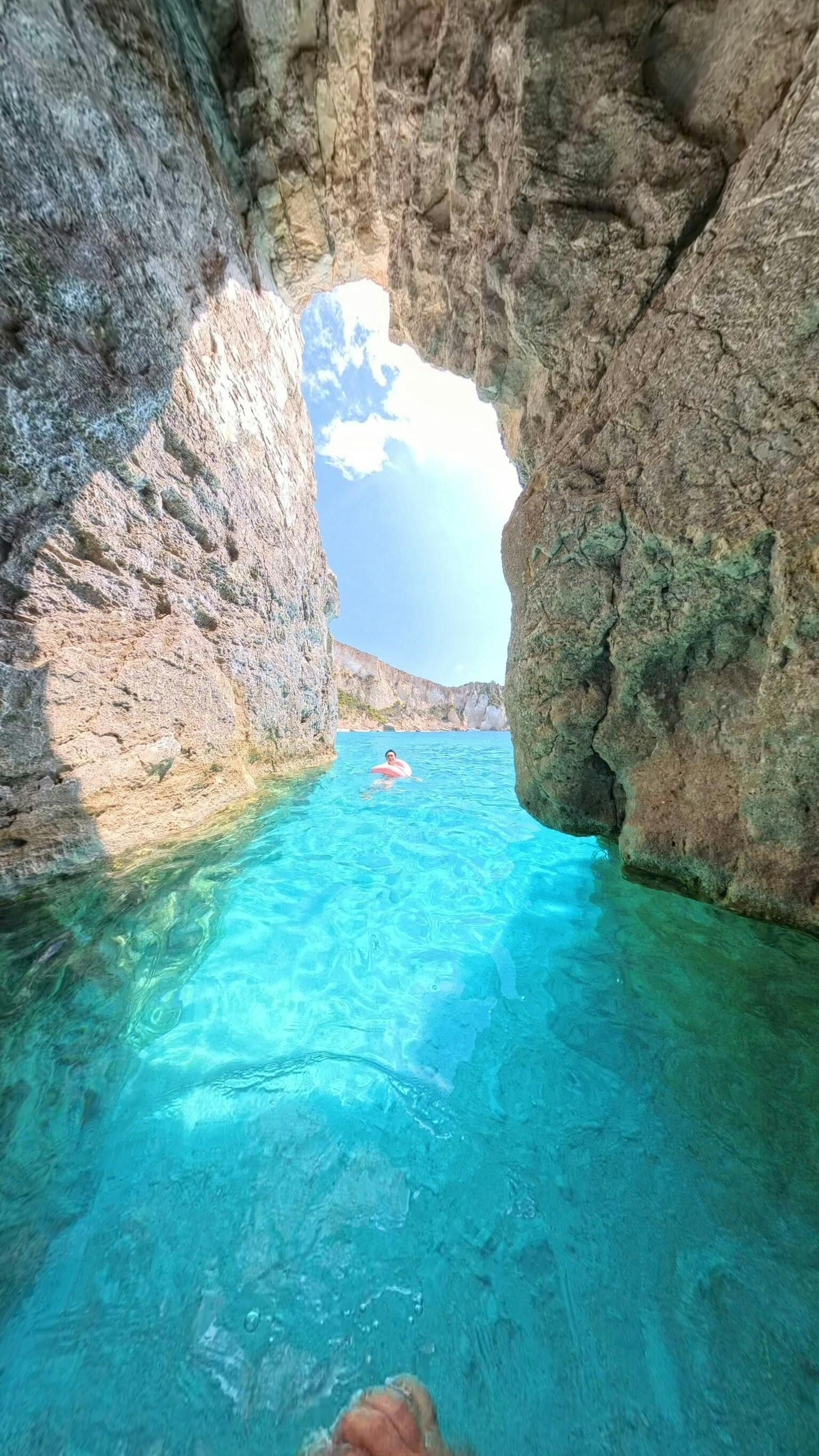 Glass-bottom boat tour of southern Zante’s highlights with optional transfer
